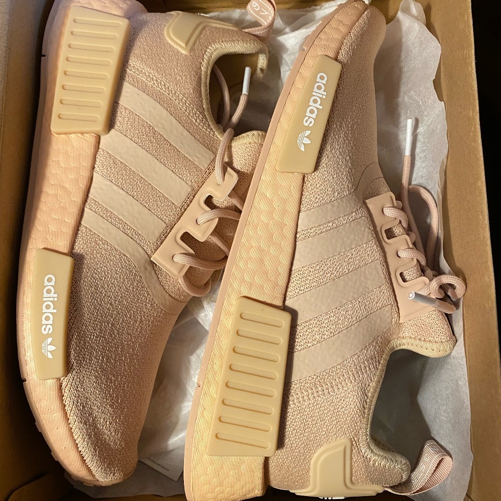 Adidas NMD R1 Women NWT 8.5